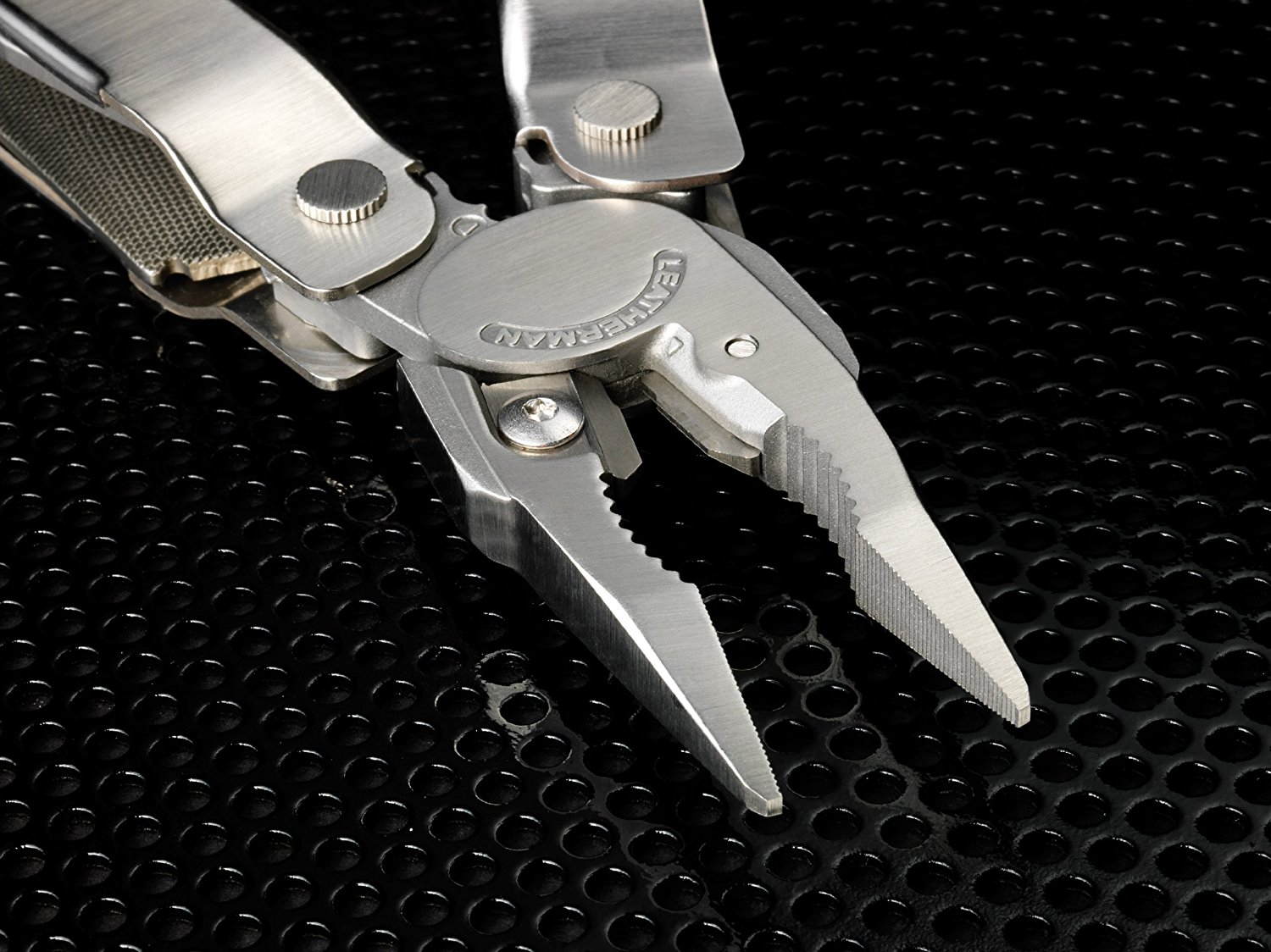 Leatherman Super Tool 300 -Reviewed by Gary